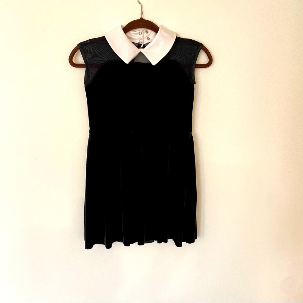 Girl dance costume black & white